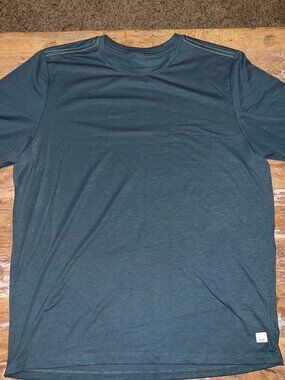 Vuori - Current Tech Tee - Green - Large - Never Worn